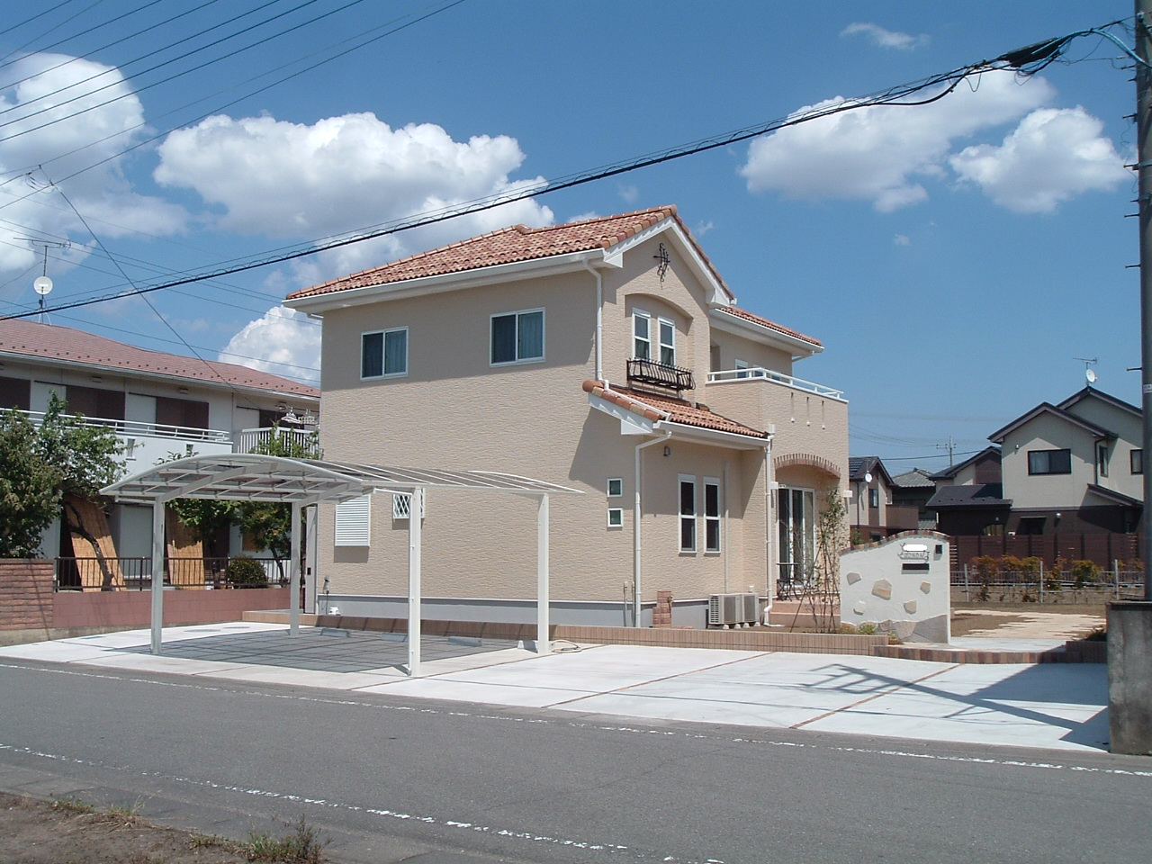 レンガや石貼りでプロヴァンス風のかわいいお庭に 群馬県伊勢崎市g様邸